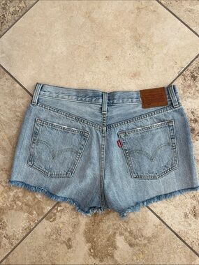 Levi’s Distressed Denim Shorts 29